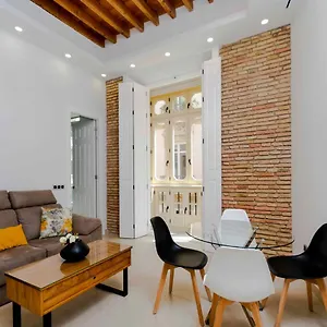 https://inmlaga-santos-suites-1.es-andalucia.com