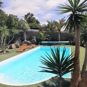 https://casa-brujas-lajares.in-canary-islands.com